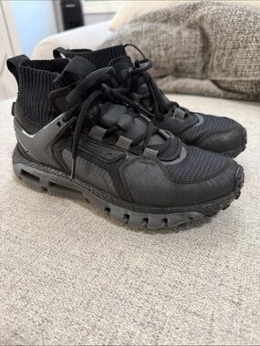 Under Armour Unisex Black Sock-Style Athletic Sneakers